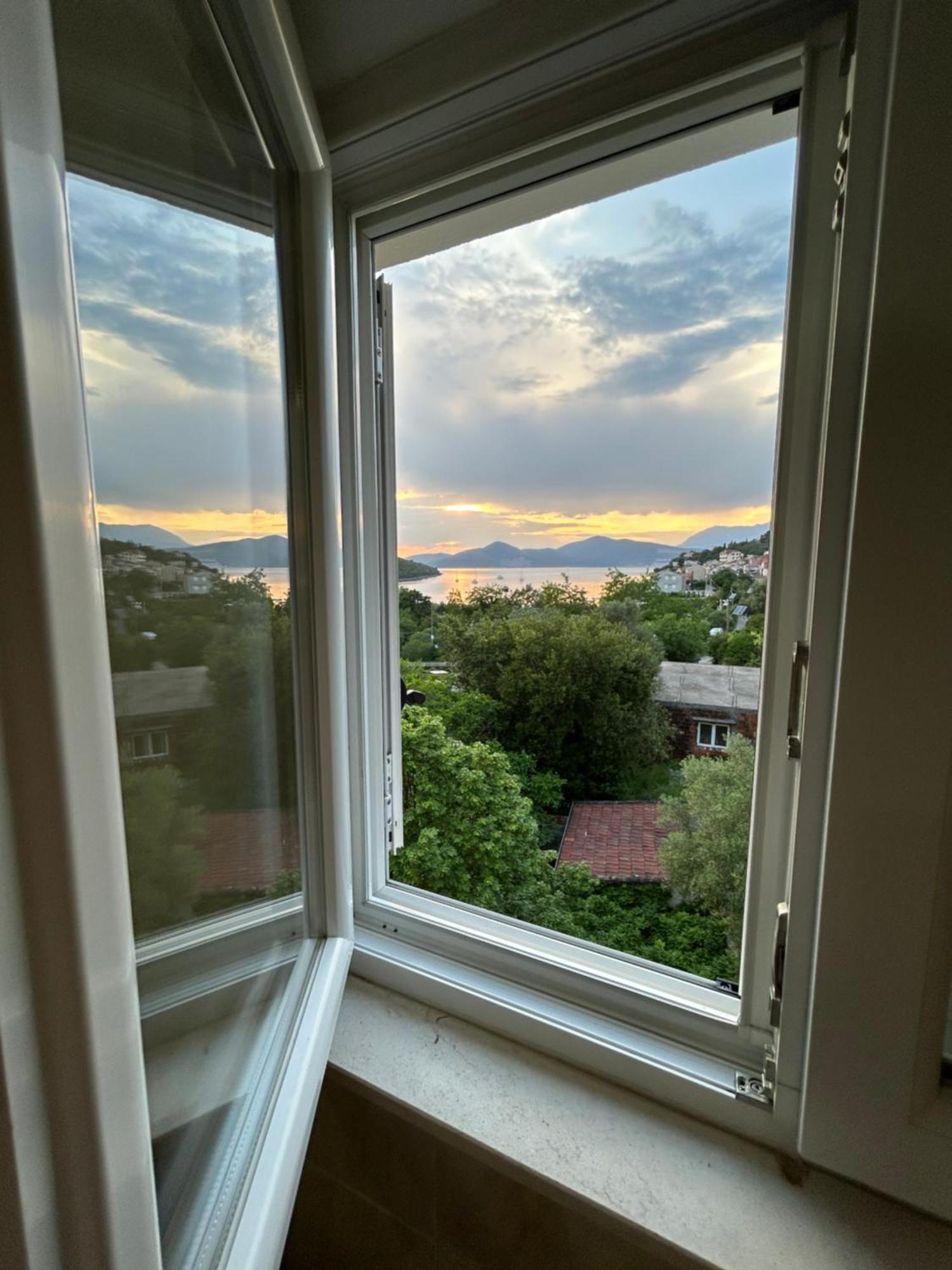Lazarus Bigova Apartments ティヴァト エクステリア 写真